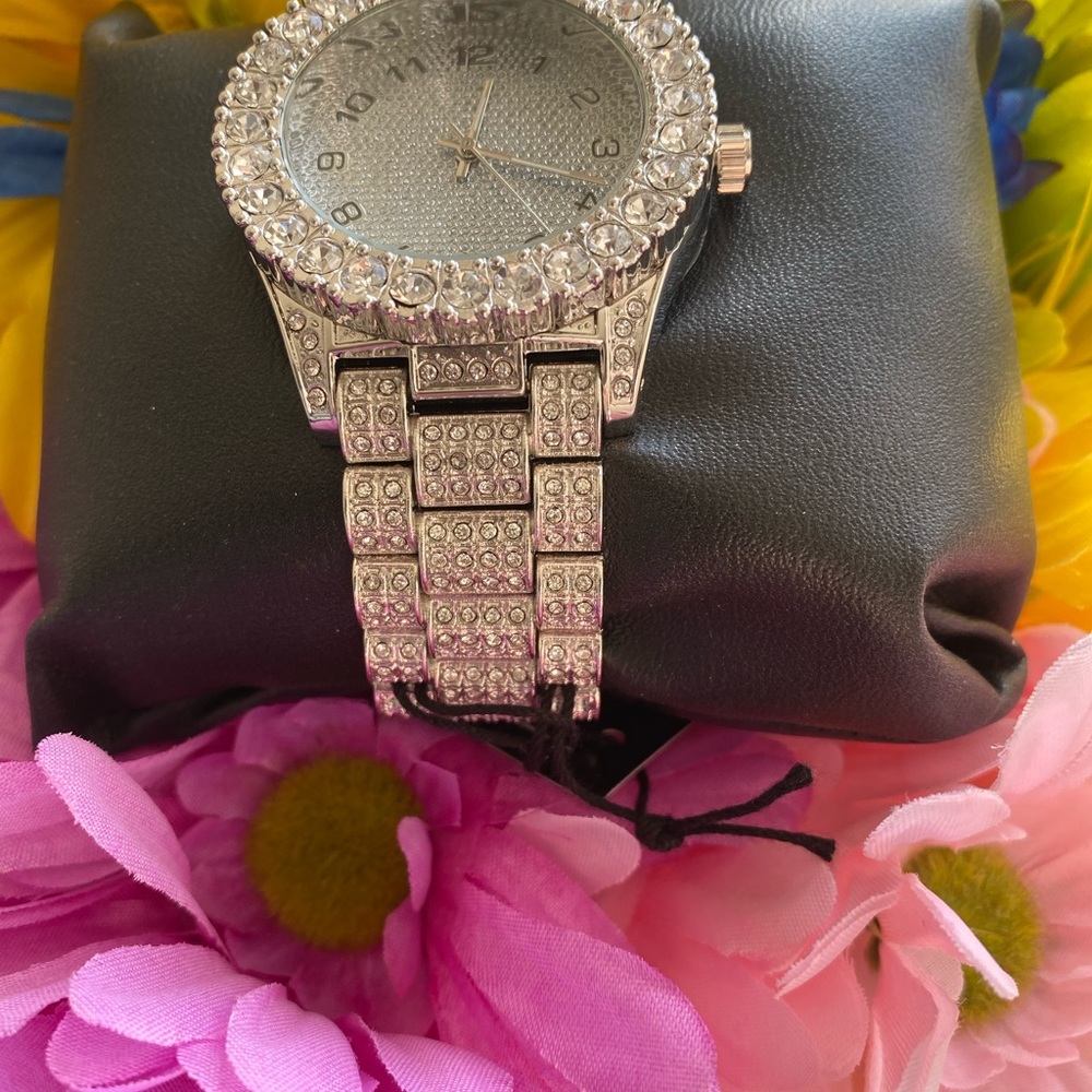 NEW* Men silver flashy big face watch - Picture 7 of 10